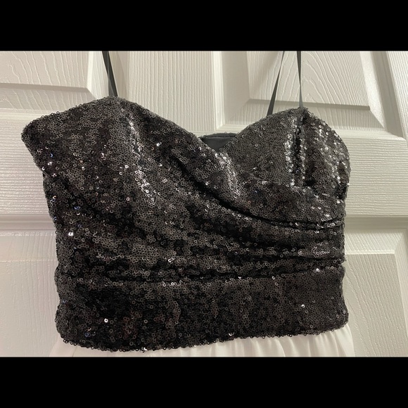 Dress! - Picture 2 of 4